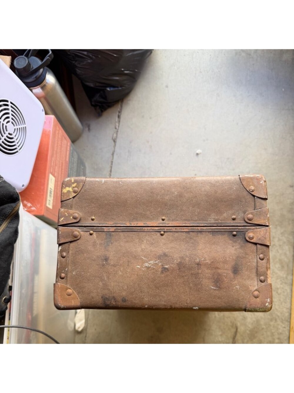 Antique Leather Hard-Shell Suitcase With Brass Hardware Patina & Railway Express - Picture 4 of 10